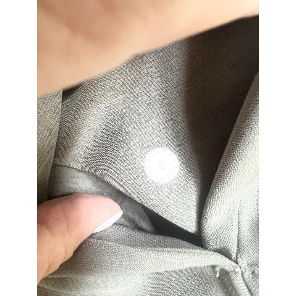 LULULEMON On The Fly Skirt Woven Size 6 Green Gray Sage GREEN Drawstring TRAVEL